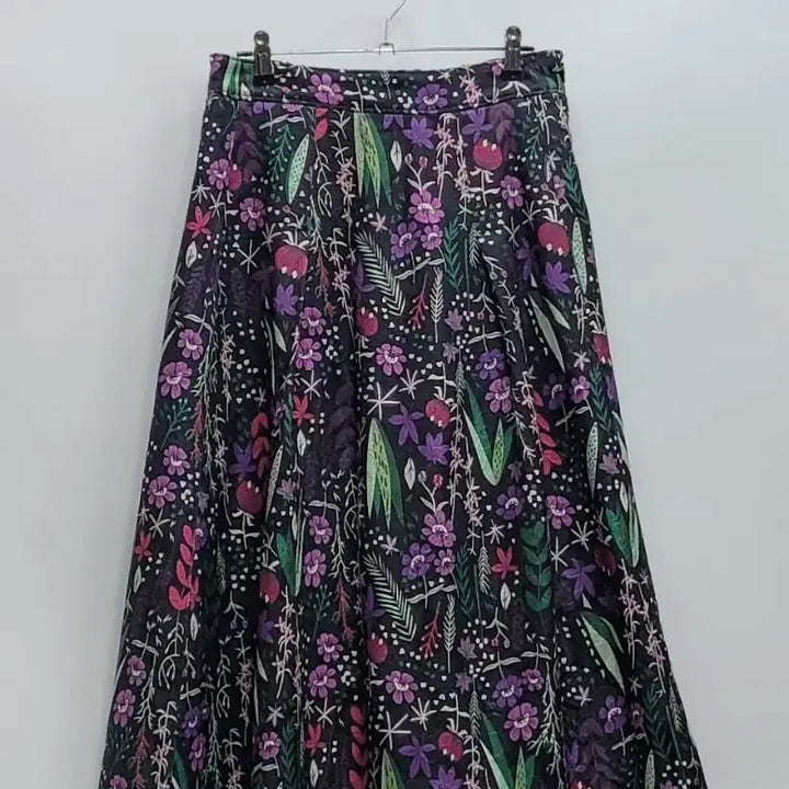 [SOLD OUT] ANNA SUI 안나수이 24SS 플라워 뒷밴딩 스커트 / 여 77