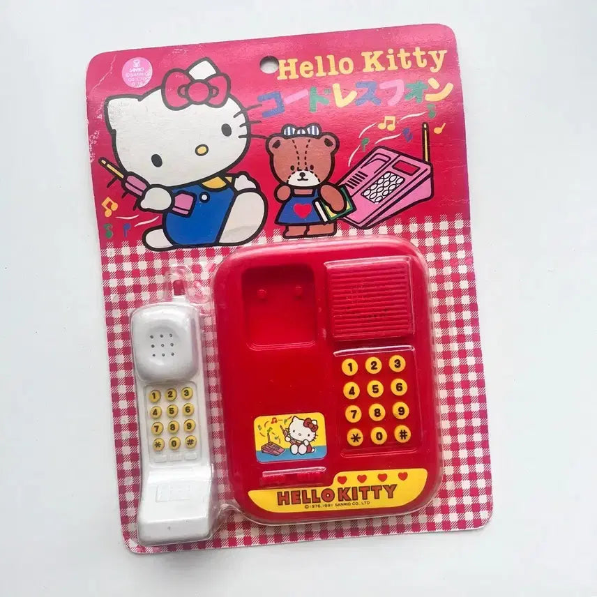 [BUNJANG] Hello Kitty Vintage Telephone Toy / 일본 정품 고전 키티 전화기 장난감 고전문구 빈티지 인테리어