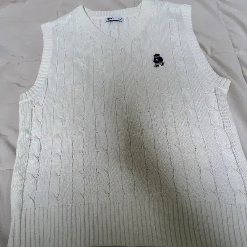 [SOLD OUT] 스파오 브이넥 니트