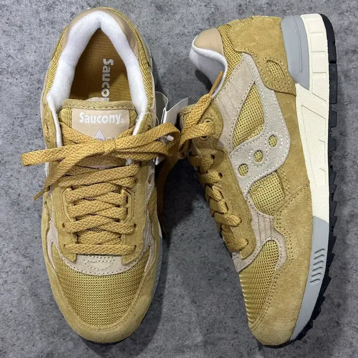 [BUNJANG] Saucony Shadow 5000 Sneakers / [팝니다] 서코니 Saucony Shadow 5000 새제품. 230mm