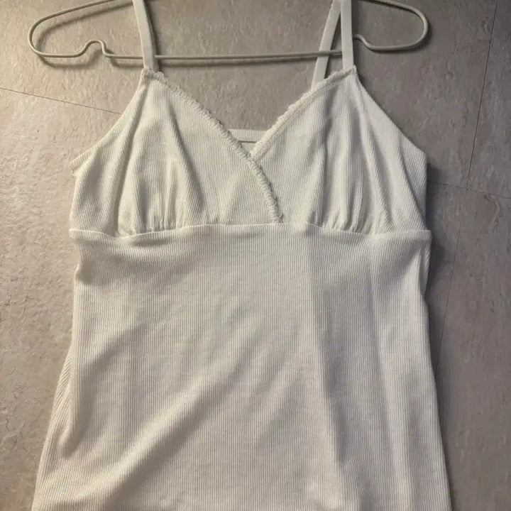 [BUNJANG] Verish Modal Breathe Sleeveless Top White M / 베리쉬 Verish 모달 브라탑 브리드 나시 슬리브리스 민소매 화이트 M