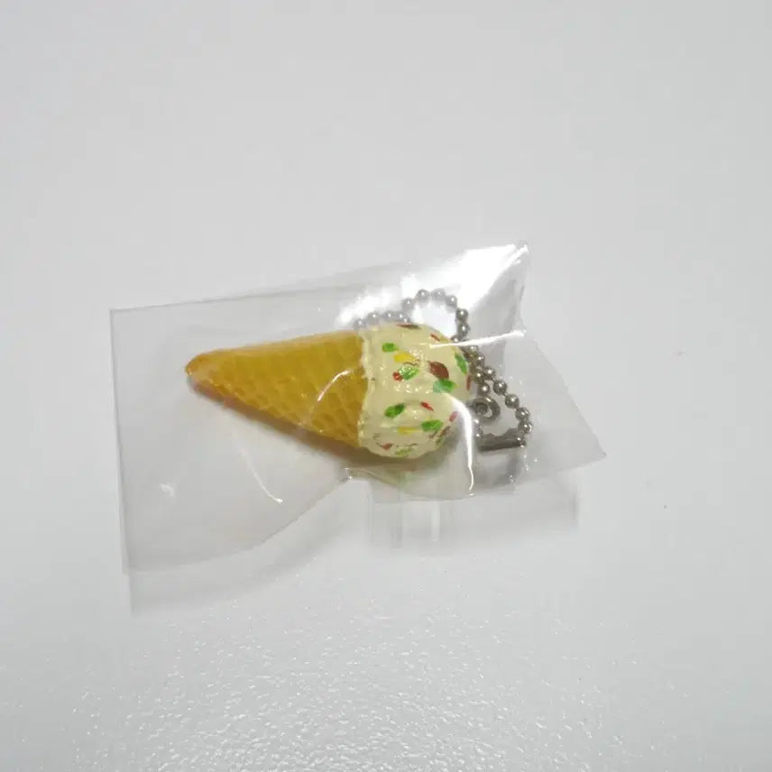 [BUNJANG] Vintage Ice Cream Cone Keyring / 일본가챠 빈티지 아이스크림콘키링판매