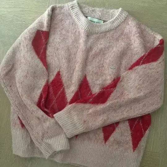 [BUNJANG] Somewherebut 헤어리 Argyle Check Knit Pink / (원가8.9) 썸웨어버터 헤어리 아가일 체크 니트 핑크