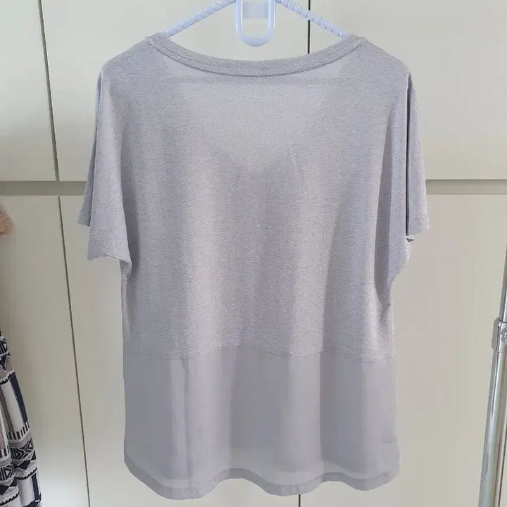 [BUNJANG] Semi-new Gray Chiffon Blouse / (거의새거)반팔 티블라우스  66~77반