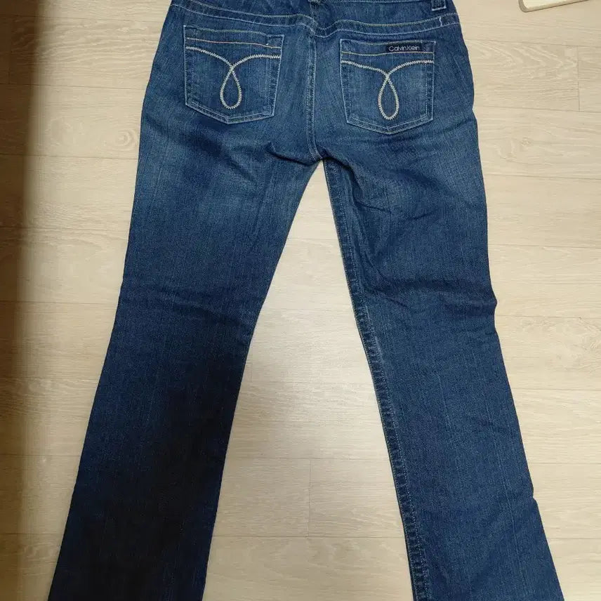 [BUNJANG] Calvin Klein Backstitch Semi-Bootcut Jeans / 캘빈클라인 백스티치 세미부츠컷 S2L32