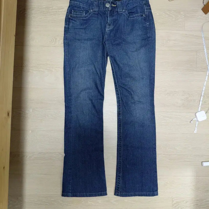 [BUNJANG] Calvin Klein Backstitch Semi-Bootcut Jeans / 캘빈클라인 백스티치 세미부츠컷 S2L32