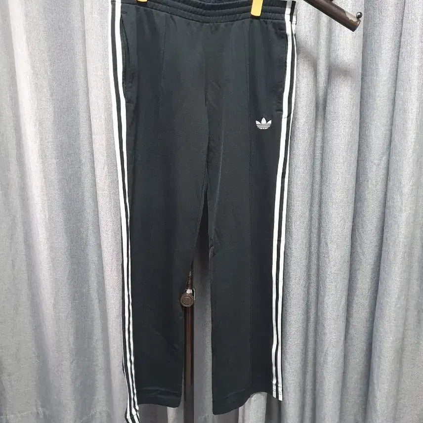 [BUNJANG] Adidas Track Pants / L아디다스 트랙 팬츠