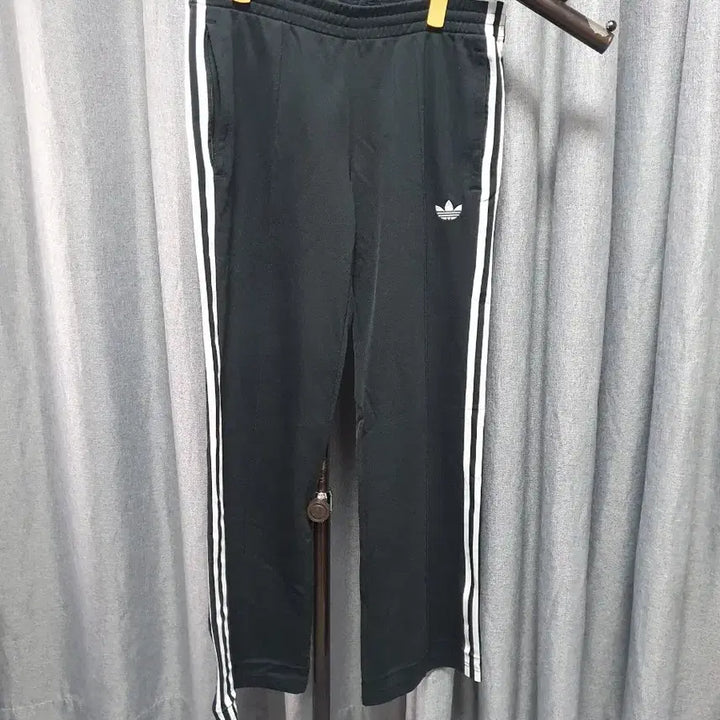 [BUNJANG] Adidas Track Pants / L아디다스 트랙 팬츠