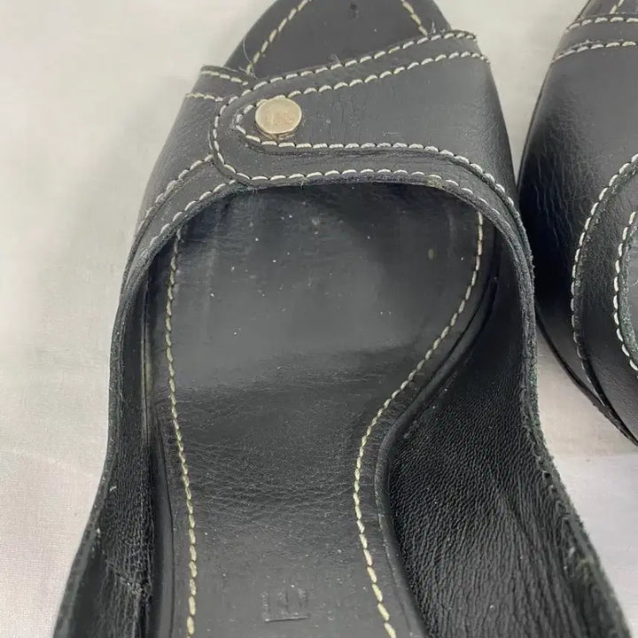 [BUNJANG] Celine Leather Stitch Open-Toe Heels / 셀린느 Celine 레더 스티치 오픈토 힐 <75>