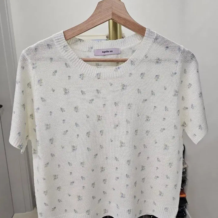 [BUNJANG] Floral Pattern Short Sleeve Knit Top / 플라워 패턴 반팔 니트