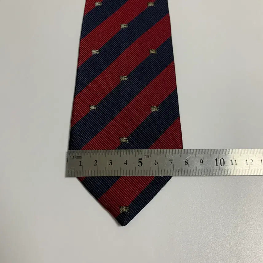 [SOLD OUT] 버버리 모노그램 명품넥타이 레지멘탈 클래식디자인 A등급
