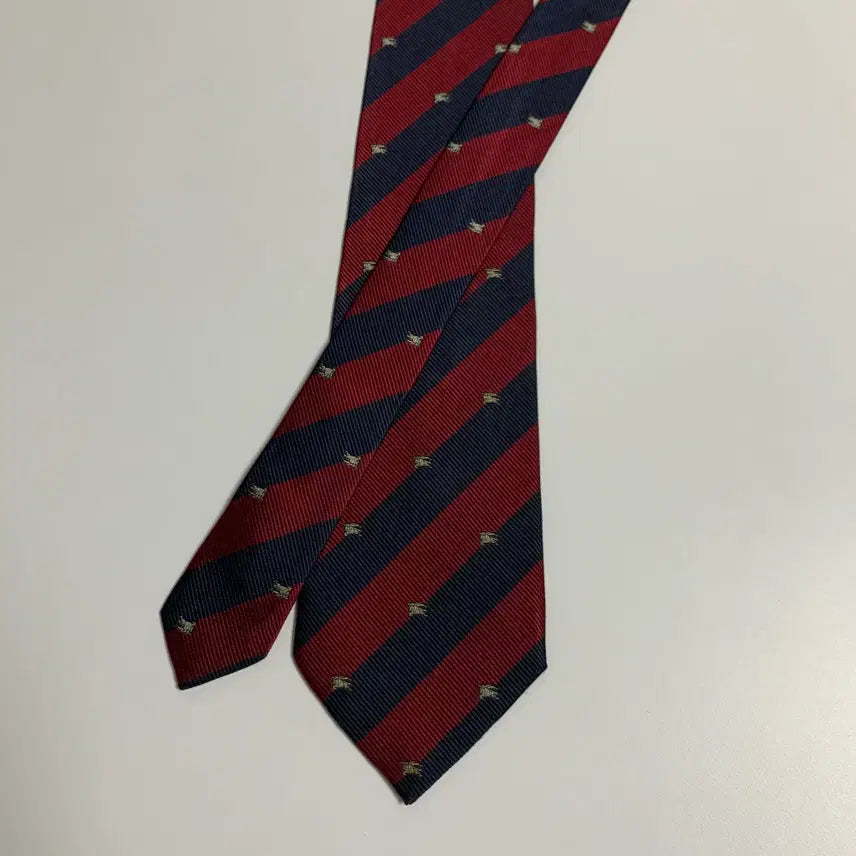[SOLD OUT] 버버리 모노그램 명품넥타이 레지멘탈 클래식디자인 A등급