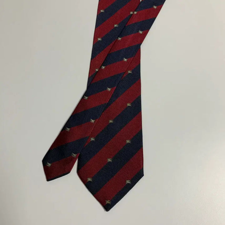 [SOLD OUT] 버버리 모노그램 명품넥타이 레지멘탈 클래식디자인 A등급
