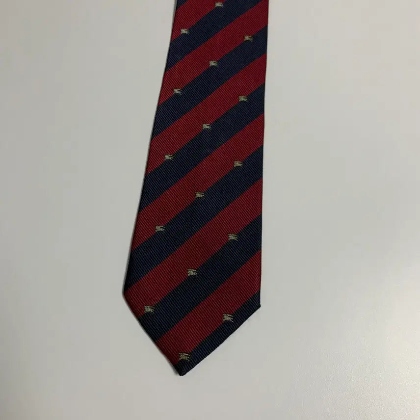 [SOLD OUT] 버버리 모노그램 명품넥타이 레지멘탈 클래식디자인 A등급