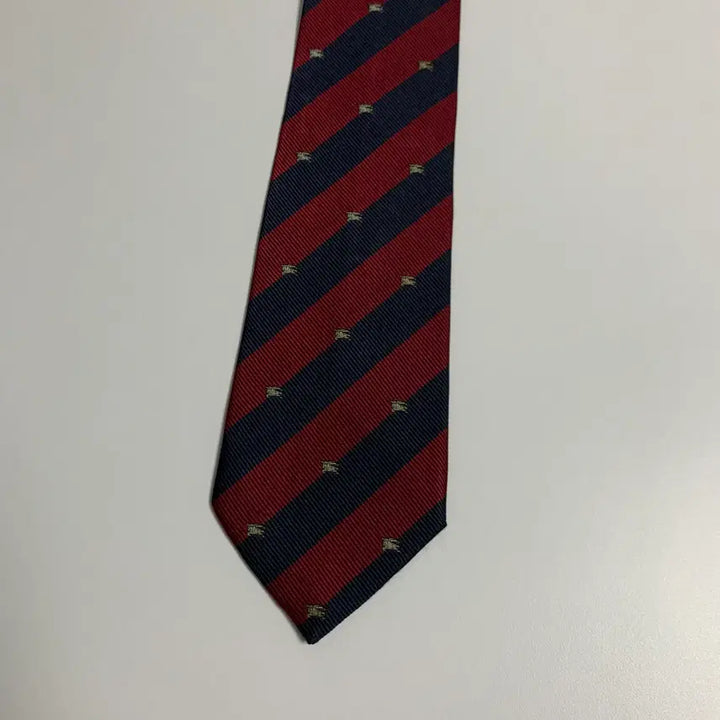 [SOLD OUT] 버버리 모노그램 명품넥타이 레지멘탈 클래식디자인 A등급