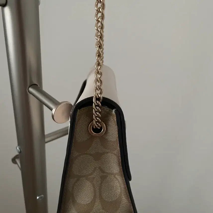 [BUNJANG] COACH Chain Crossbody Bag / 코치(COACH) 체인 크로스백