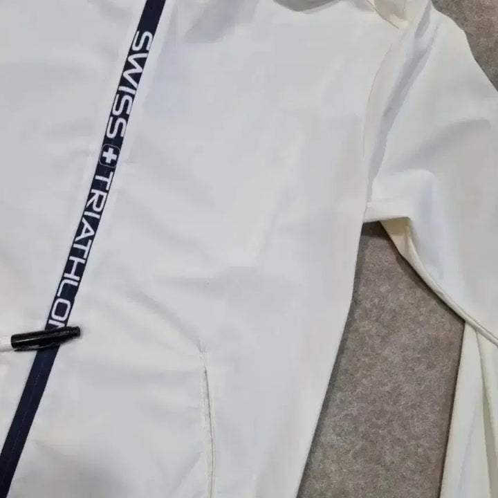 [SOLD OUT] 남성 100 데상트 기능성 집업