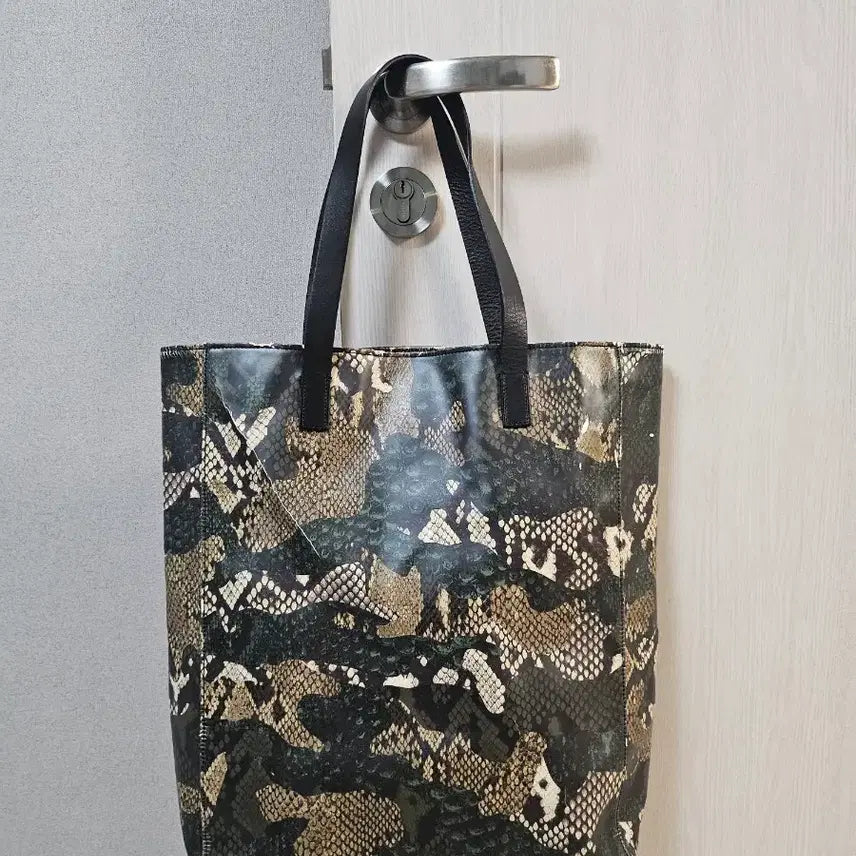 [SOLD OUT] 정품 MSGM 파이톤 패턴 토트백(택배비 무료)