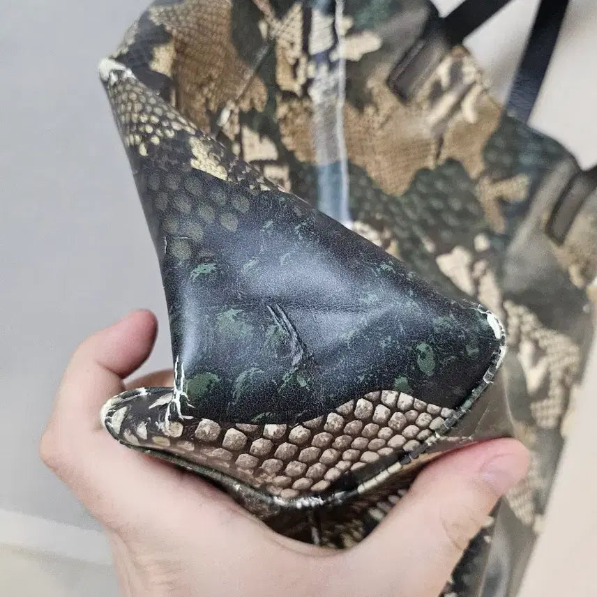[SOLD OUT] 정품 MSGM 파이톤 패턴 토트백(택배비 무료)
