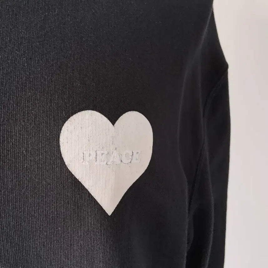 [BUNJANG] Sandro Heart Patch Black Sweatshirt / 산드로 하트 패치 블랙 맨투맨 티셔츠