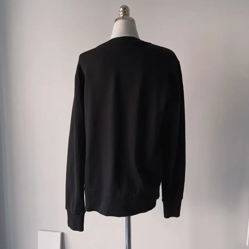 [BUNJANG] Sandro Heart Patch Black Sweatshirt / 산드로 하트 패치 블랙 맨투맨 티셔츠