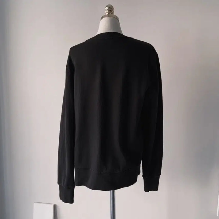 [BUNJANG] Sandro Heart Patch Black Sweatshirt / 산드로 하트 패치 블랙 맨투맨 티셔츠
