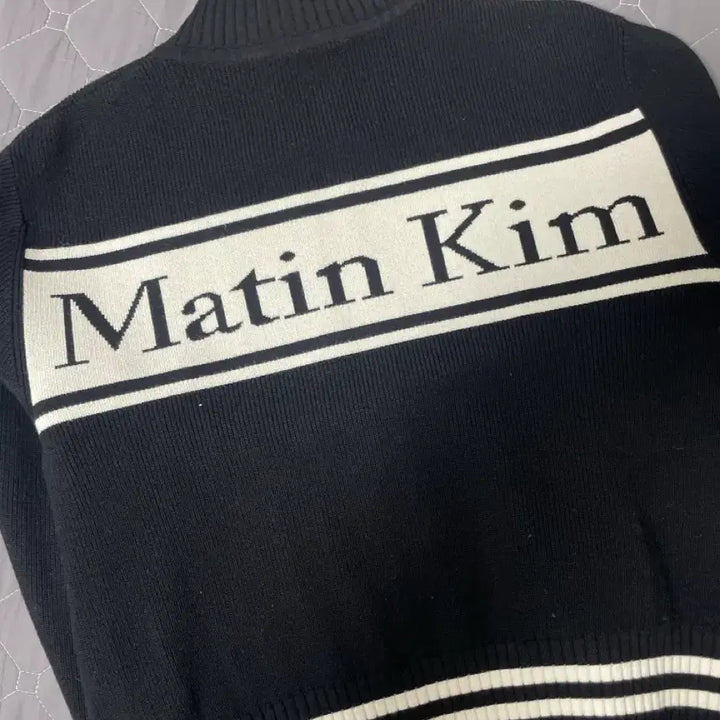 [SOLD OUT] 새상품급 마뗑킴 니트 집업 M