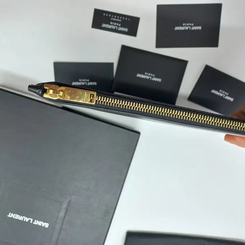 [BUNJANG] Saint Laurent Classic Logo Document Holder Clutch Bag / (정품)생로랑 클래식 로고 도큐먼트 홀더 클러치백 블랙