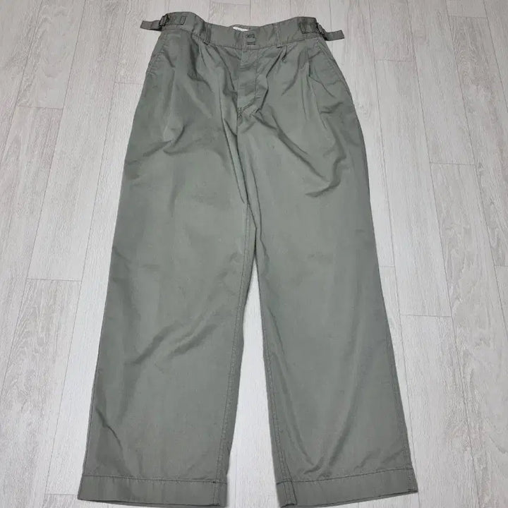 [BUNJANG] Another Office Santiago Chino Pants Sage Grey Size 2 / [2] ss시즌 어나더오피스 산티아고 치노 팬츠 세이지그레이