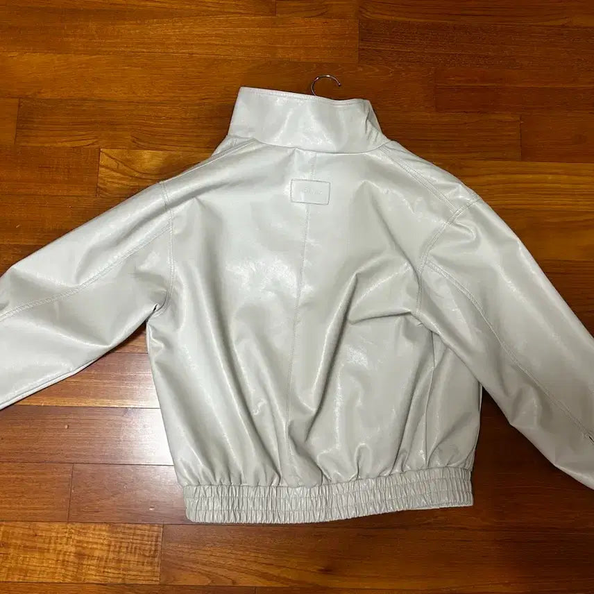 [BUNJANG] Toave High Neck Leather Jacket (Greige) / 토아베 하이 레더 자켓(그레이지)