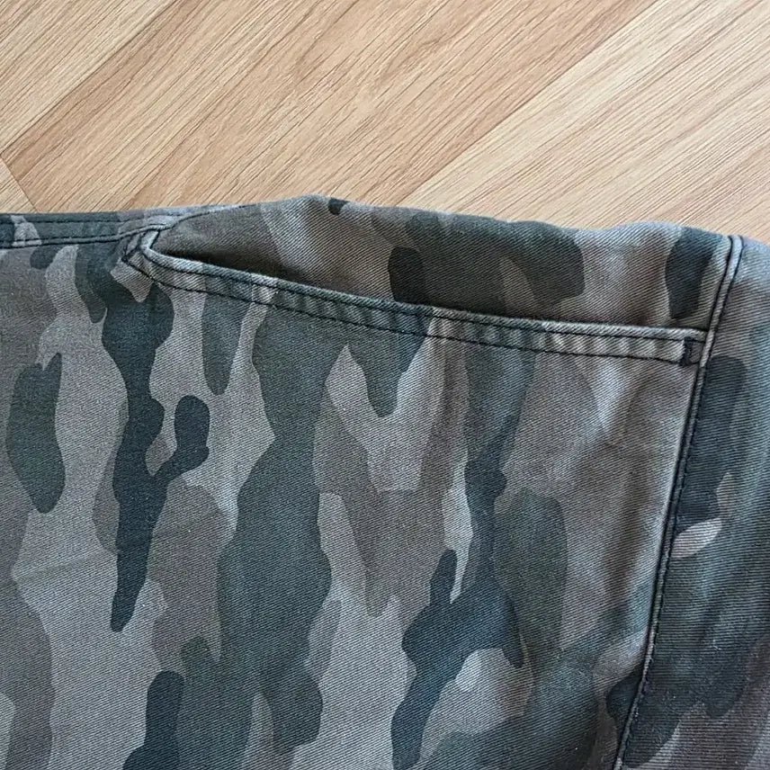 [SOLD OUT] H&amp;M  카모플라쥬 패턴 카고 팬츠예요(춘하용)35