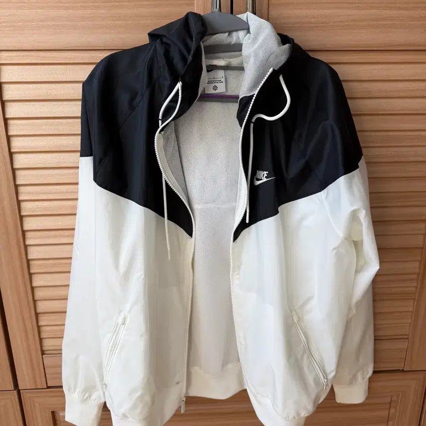 [SOLD OUT] 나이키 윈드러너 자켓