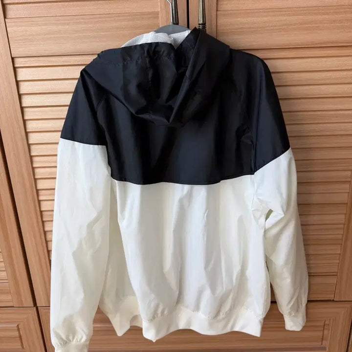 [SOLD OUT] 나이키 윈드러너 자켓