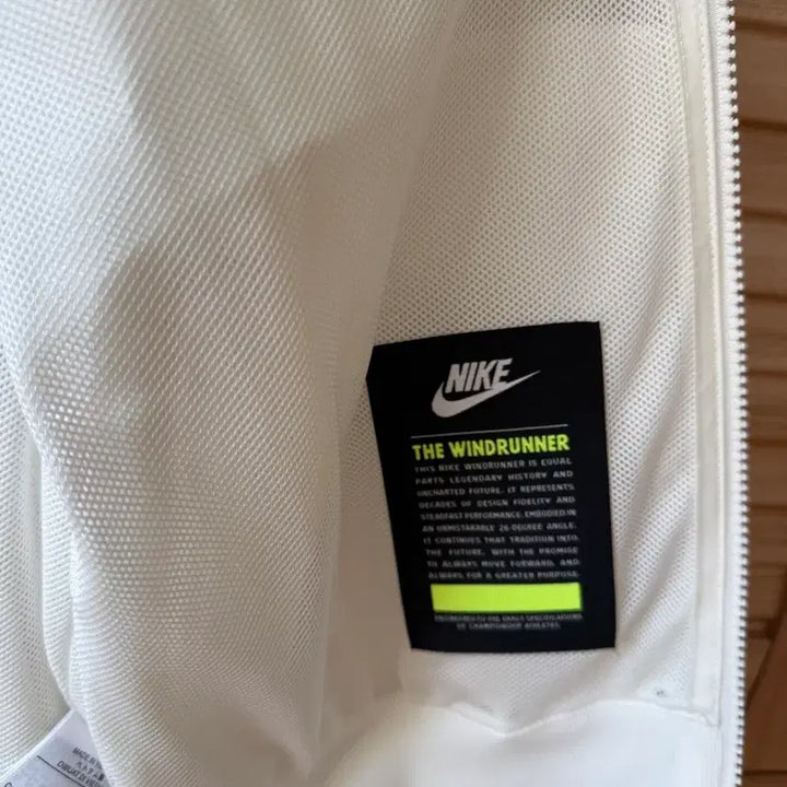 [SOLD OUT] 나이키 윈드러너 자켓