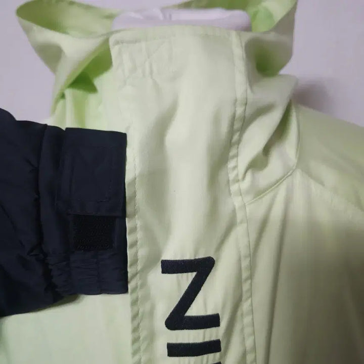[SOLD OUT] 나이키 에어 우븐 후드 자켓 형광/블랙