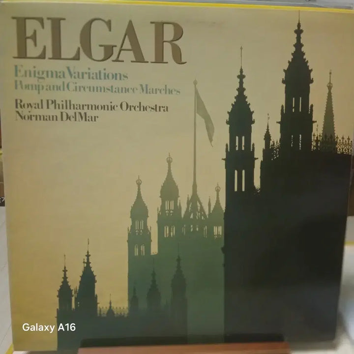 [BUNJANG] 엘가 Elgar LP 음반 로열 필하모닉 오케스트라 / 엘가 Elgar LP 음반 로열 필하모닉 오케스트라