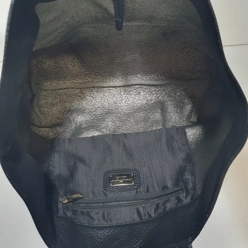 [SOLD OUT] 정품 ㅡ페라가모 ㅡ은장. 가죽 숄더백