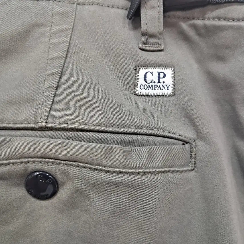 [SOLD OUT] CP컴퍼니 카키 카고 바지 48