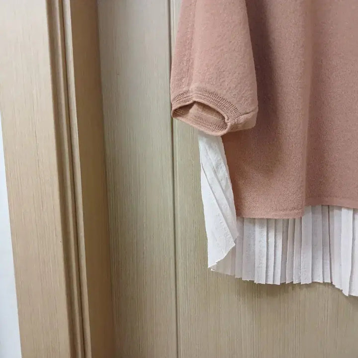 [SOLD OUT] 쁘랭땅 플리츠 니트블라우스