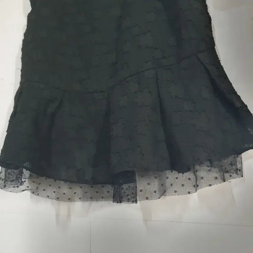 [SOLD OUT] 오즈세컨 블랙 민소매레이스