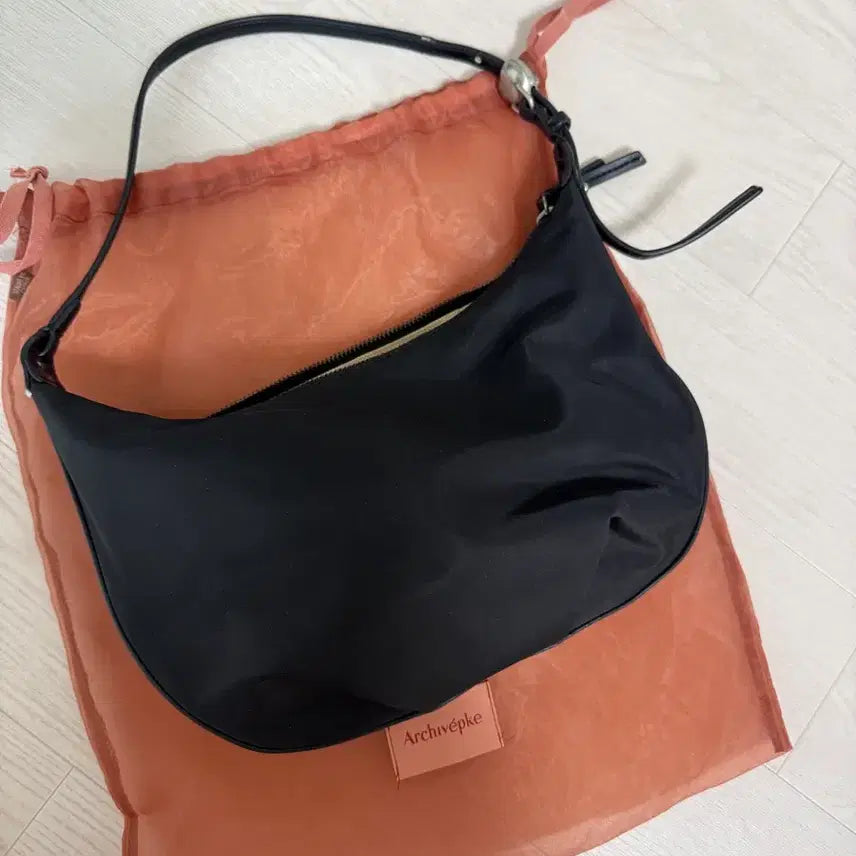 [SOLD OUT] 아카이브앱크 러브문