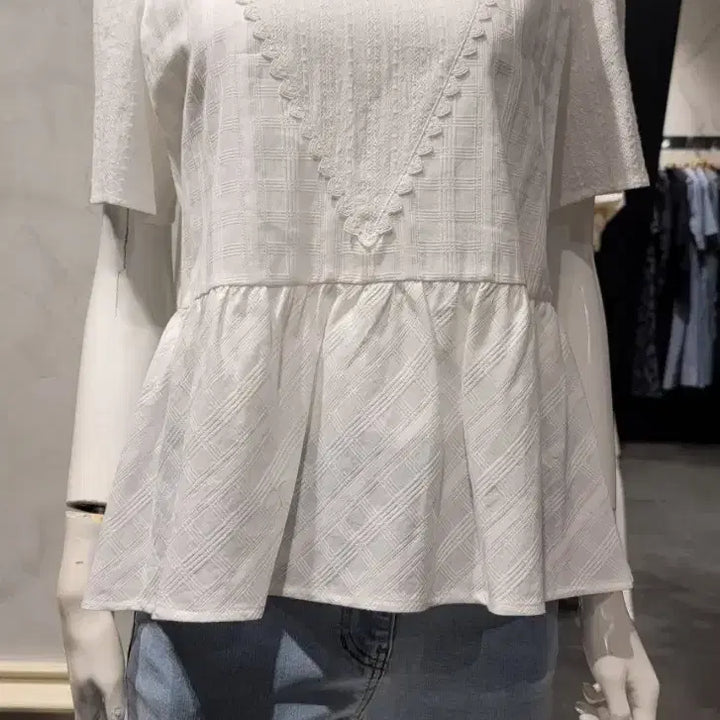 [SOLD OUT] 보브 레이스 면 블라우스