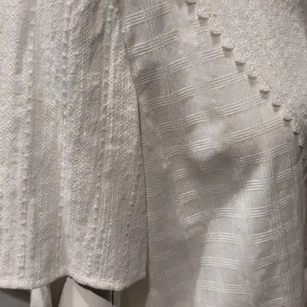 [SOLD OUT] 보브 레이스 면 블라우스