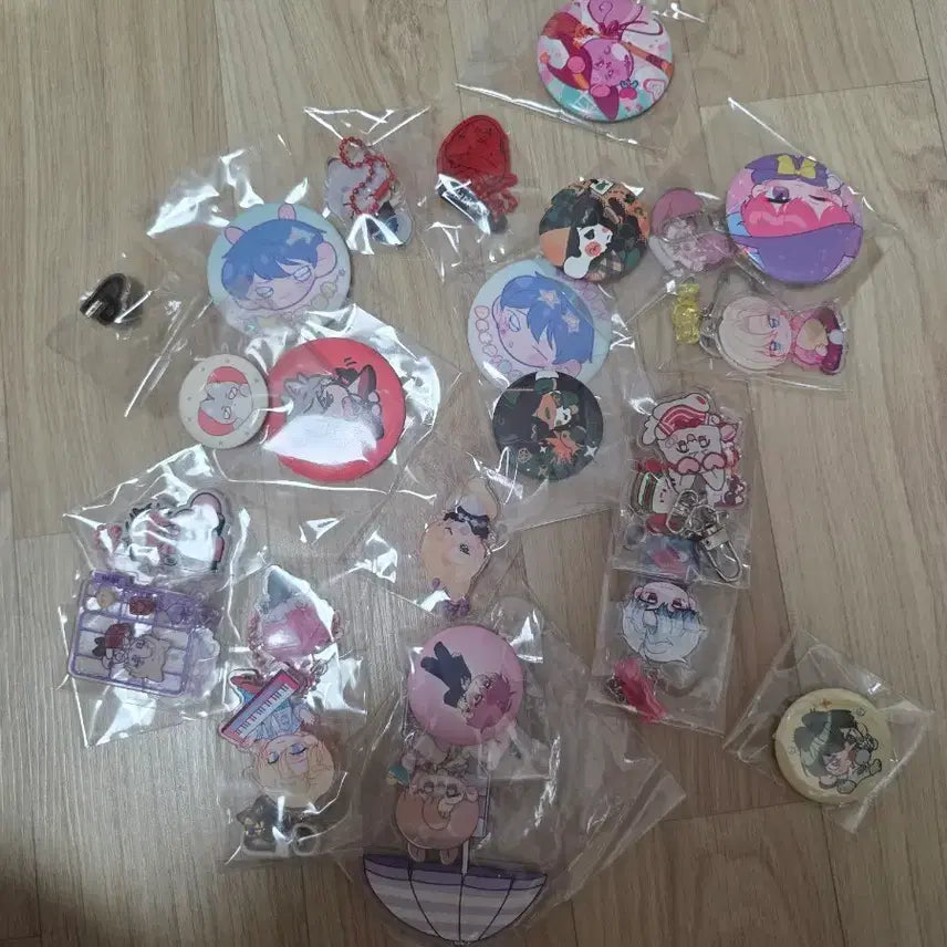 [BUNJANG] PLAVE Pin Button and Keyring Bundle Set / 플레이브 핀버튼 키링 일괄 양도