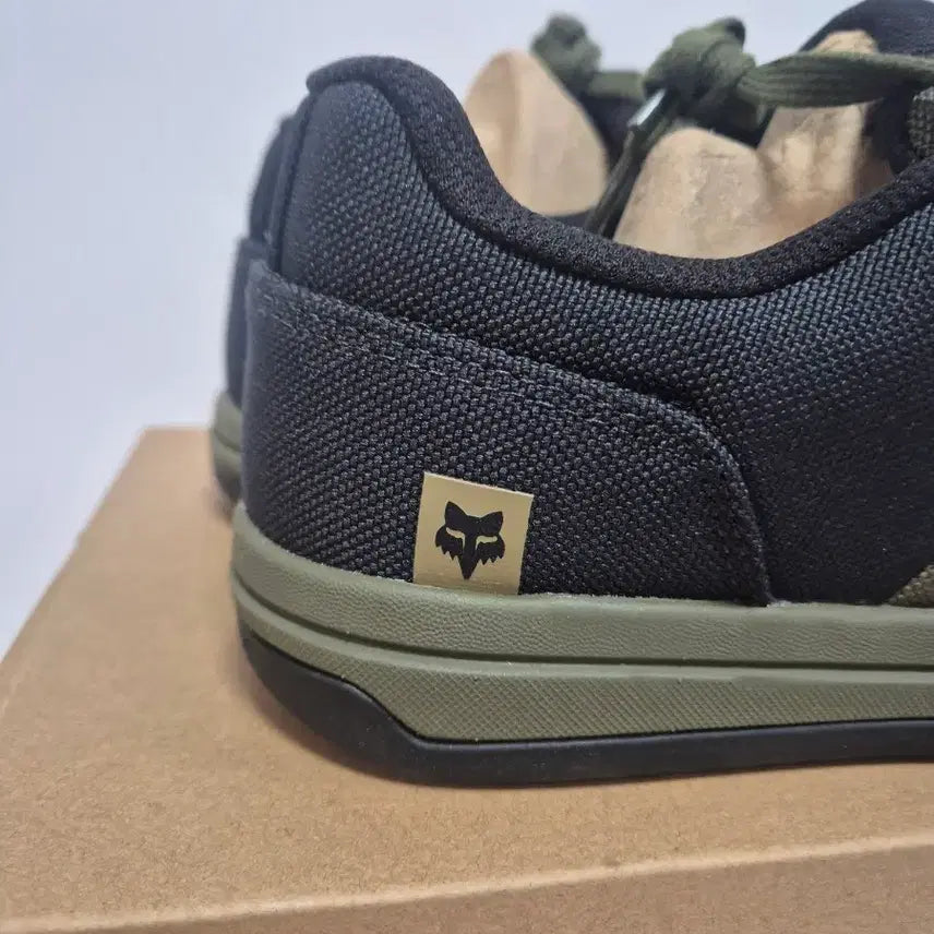 [BUNJANG] Union Canvas Khaki Sneakers / 유니온캔버스 카키색 MTB 285