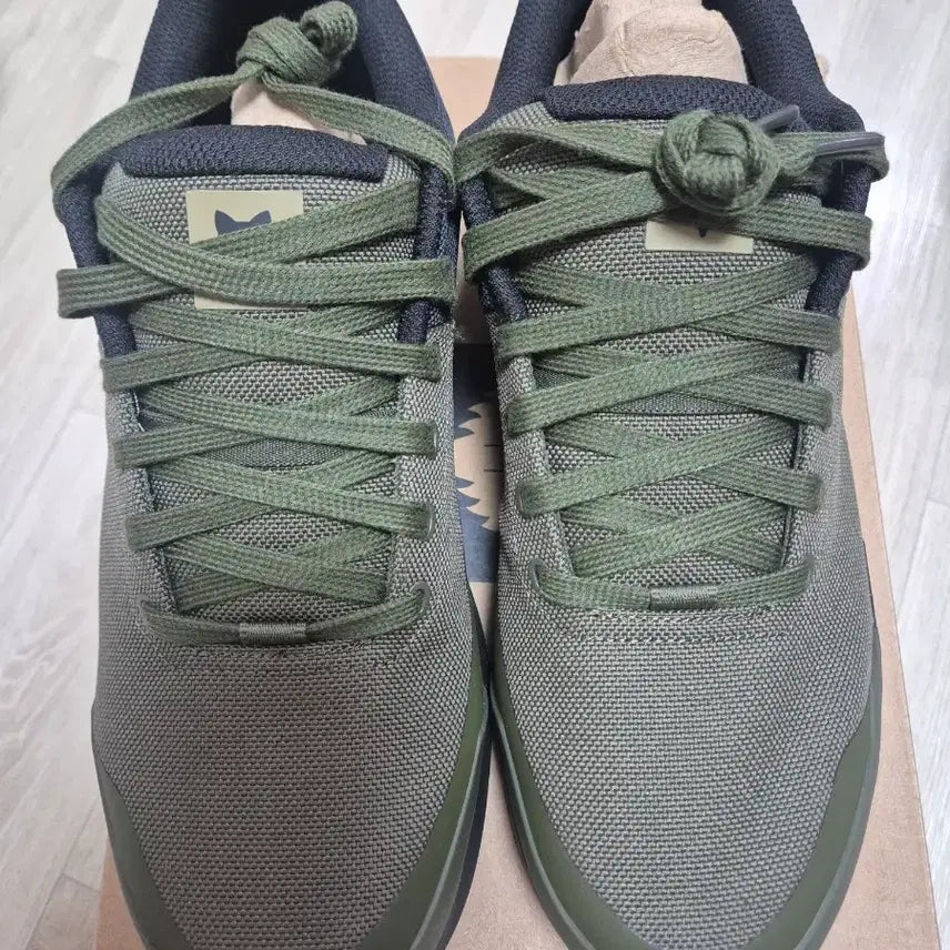 [BUNJANG] Union Canvas Khaki Sneakers / 유니온캔버스 카키색 MTB 285