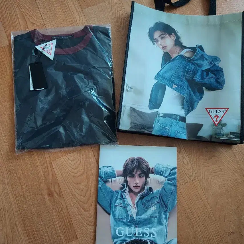 [SOLD OUT] 현진 게스팝업 티포린백 룩북일괄 네이비 프리사이즈