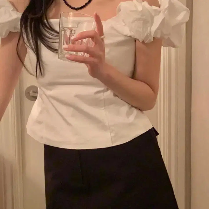 [BUNJANG] Frill Off-Shoulder Blouse - Ivory / 프릴 오프숄더 아이보리 블라우스 s