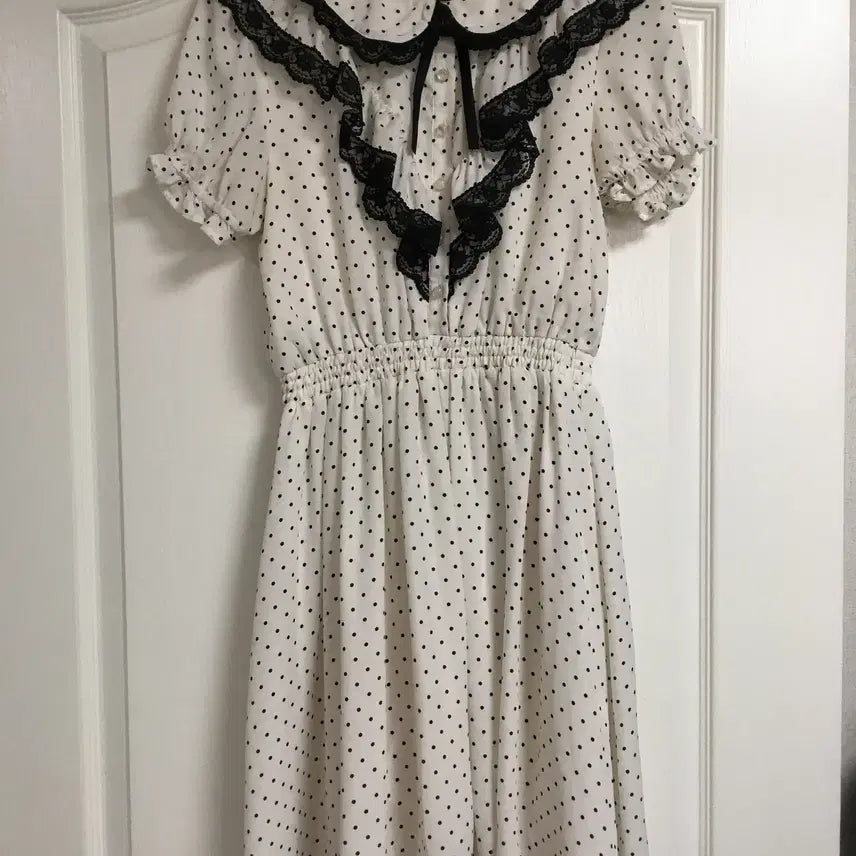 [BUNJANG] Ankruse Dot Frill Puff Dress / 앙크루즈 도트 프릴 퍼프 원피스 레이스 모리걸 빈티지