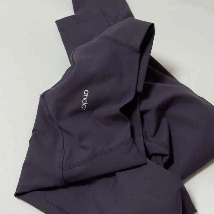 [BUNJANG] Andar Leggings Purple Blueberry Size 2 / [새상품] 안다르 레깅스 진퍼플 블루베리 2